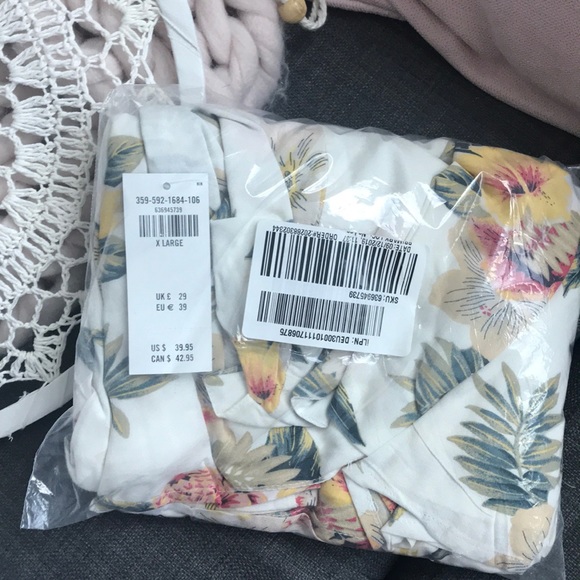 Hollister floral tie-back a-line mini dress - Picture 8 of 8